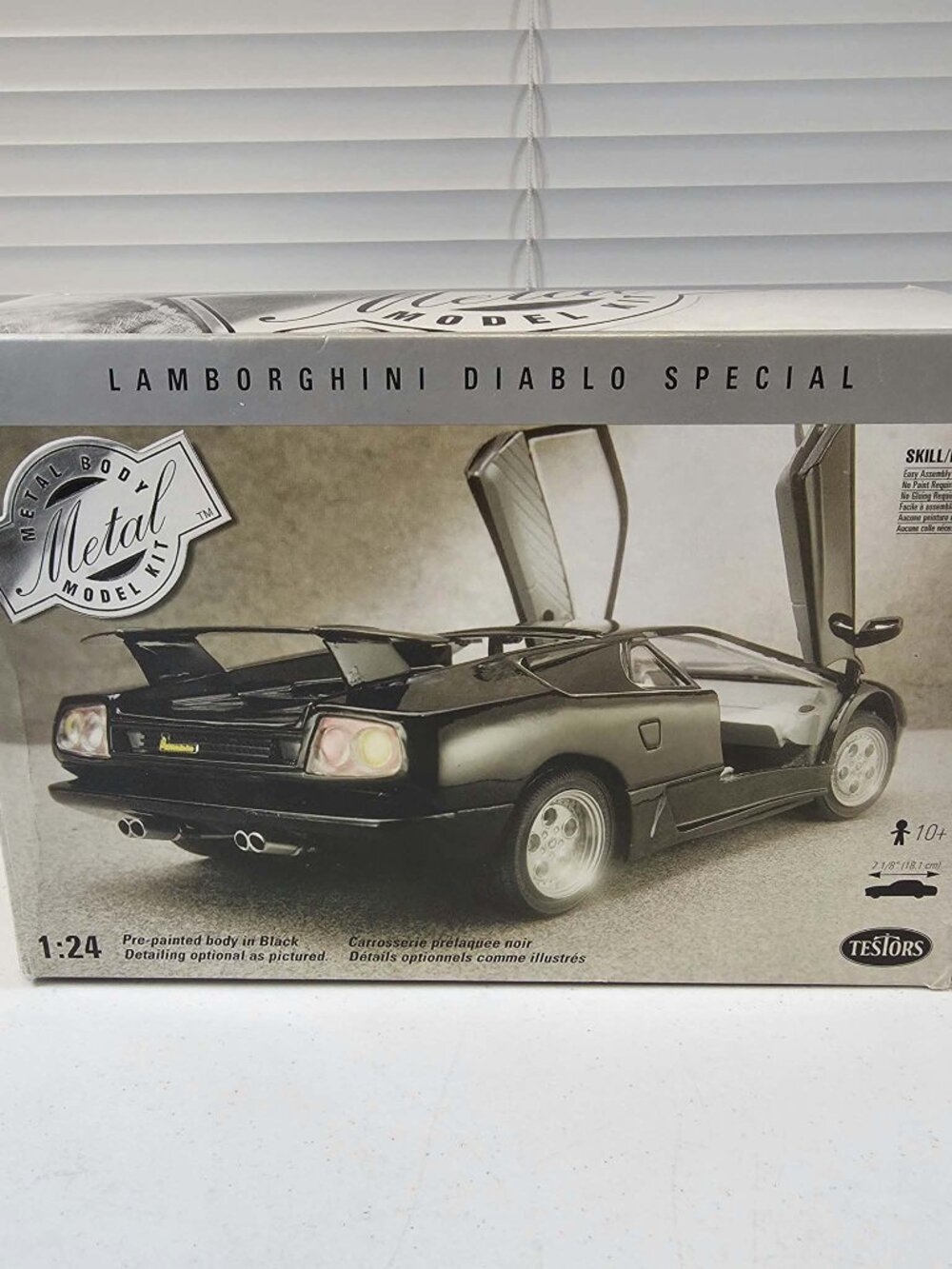 TESTORS LAMBORGHINI DIABLO SPECIAL METAL BODY MODEL CAR KIT 1:24 BLACK NEW